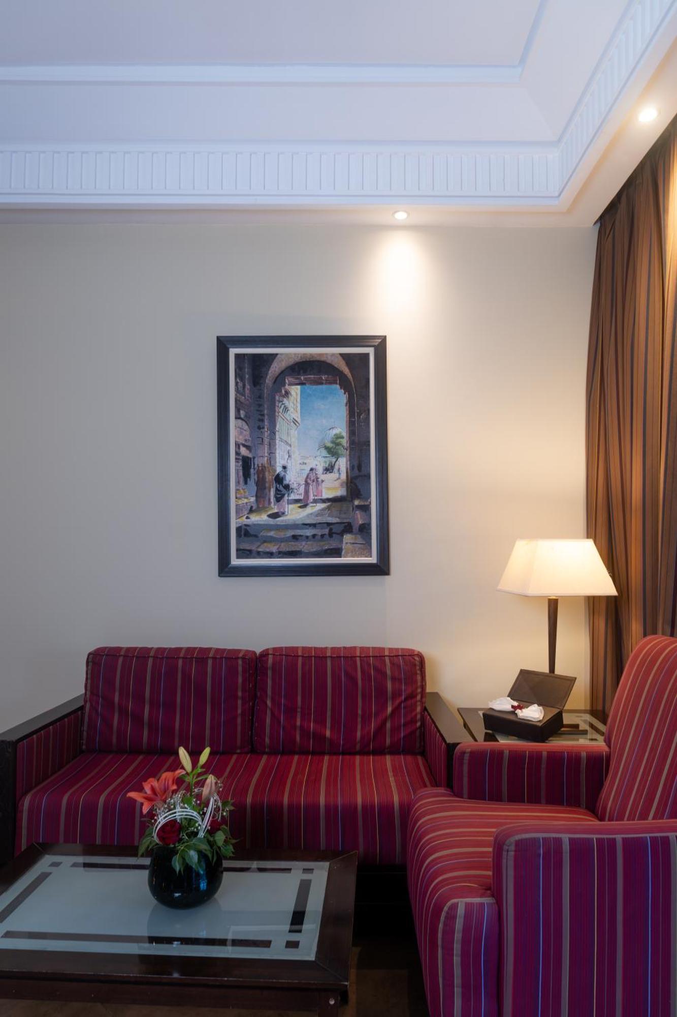 Kenzi Menara Palace & Resort Марракеш Экстерьер фото A painting by the artist